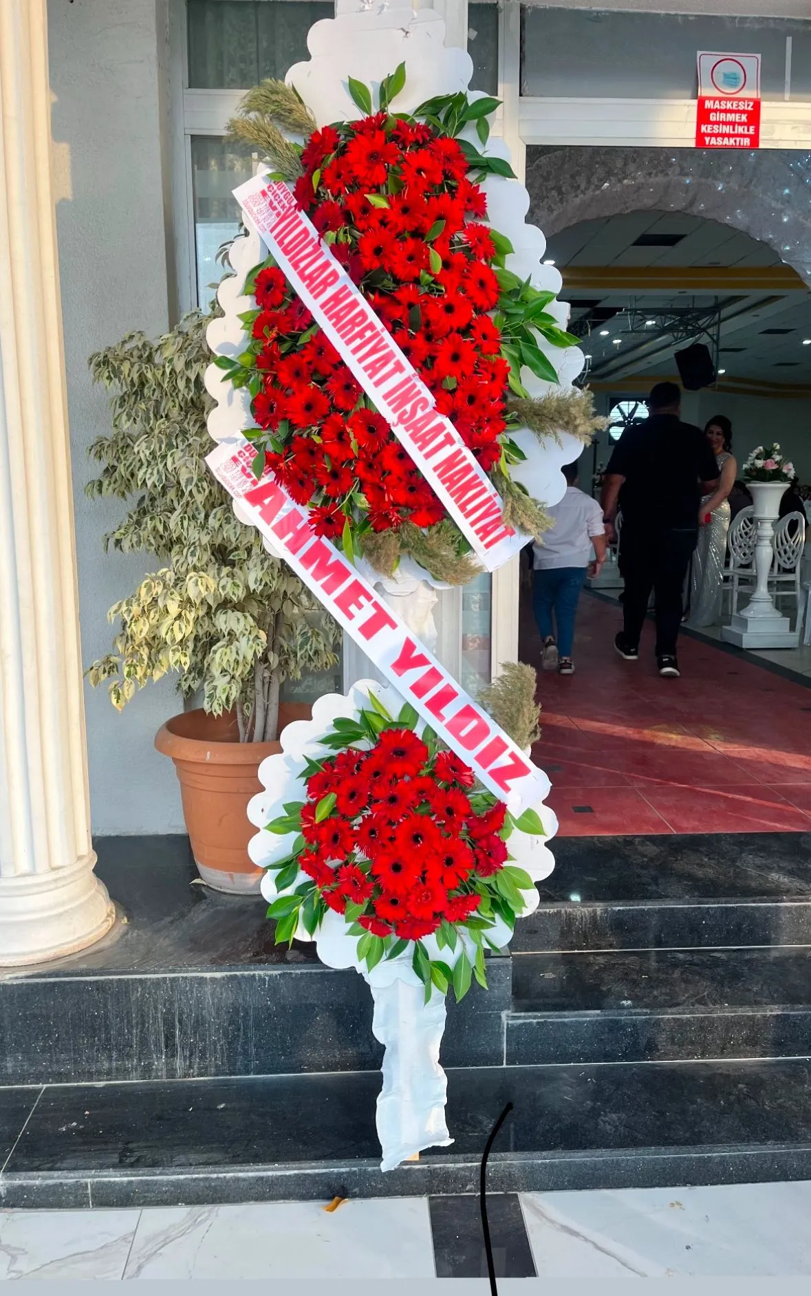 CANLI GERBERA ÇİFT KATLI ÇELENK 6